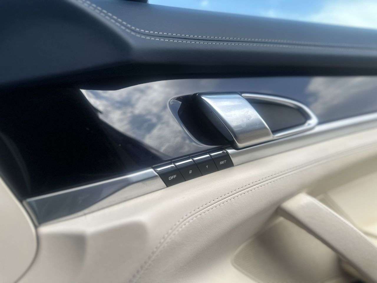 2010 PORSCHE PANAMERA 2010 PORSCHE PANAMERA