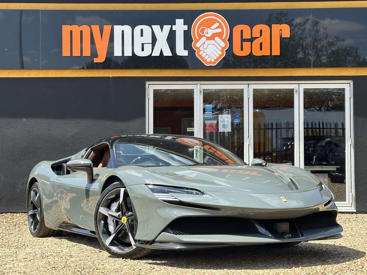 null FERRARI SF90 SPIDER null FERRARI SF90 SPIDER