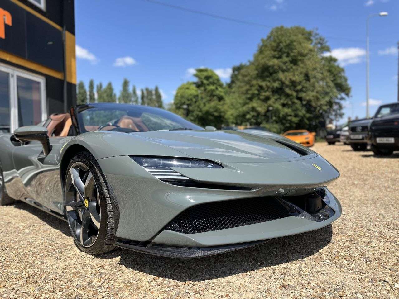 null FERRARI SF90 SPIDER null FERRARI SF90 SPIDER