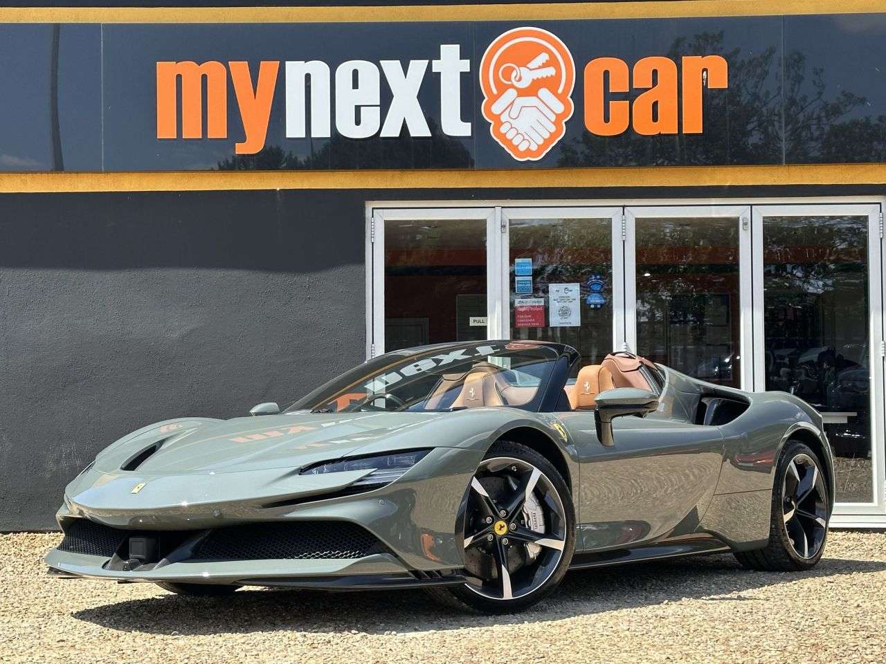 null FERRARI SF90 SPIDER null FERRARI SF90 SPIDER