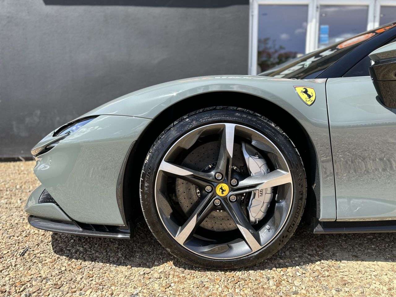 null FERRARI SF90 SPIDER null FERRARI SF90 SPIDER