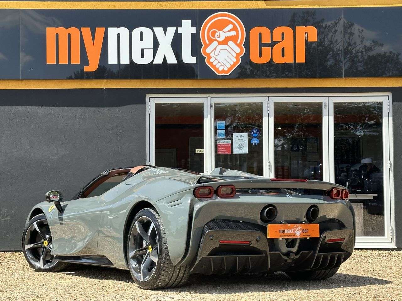 null FERRARI SF90 SPIDER null FERRARI SF90 SPIDER