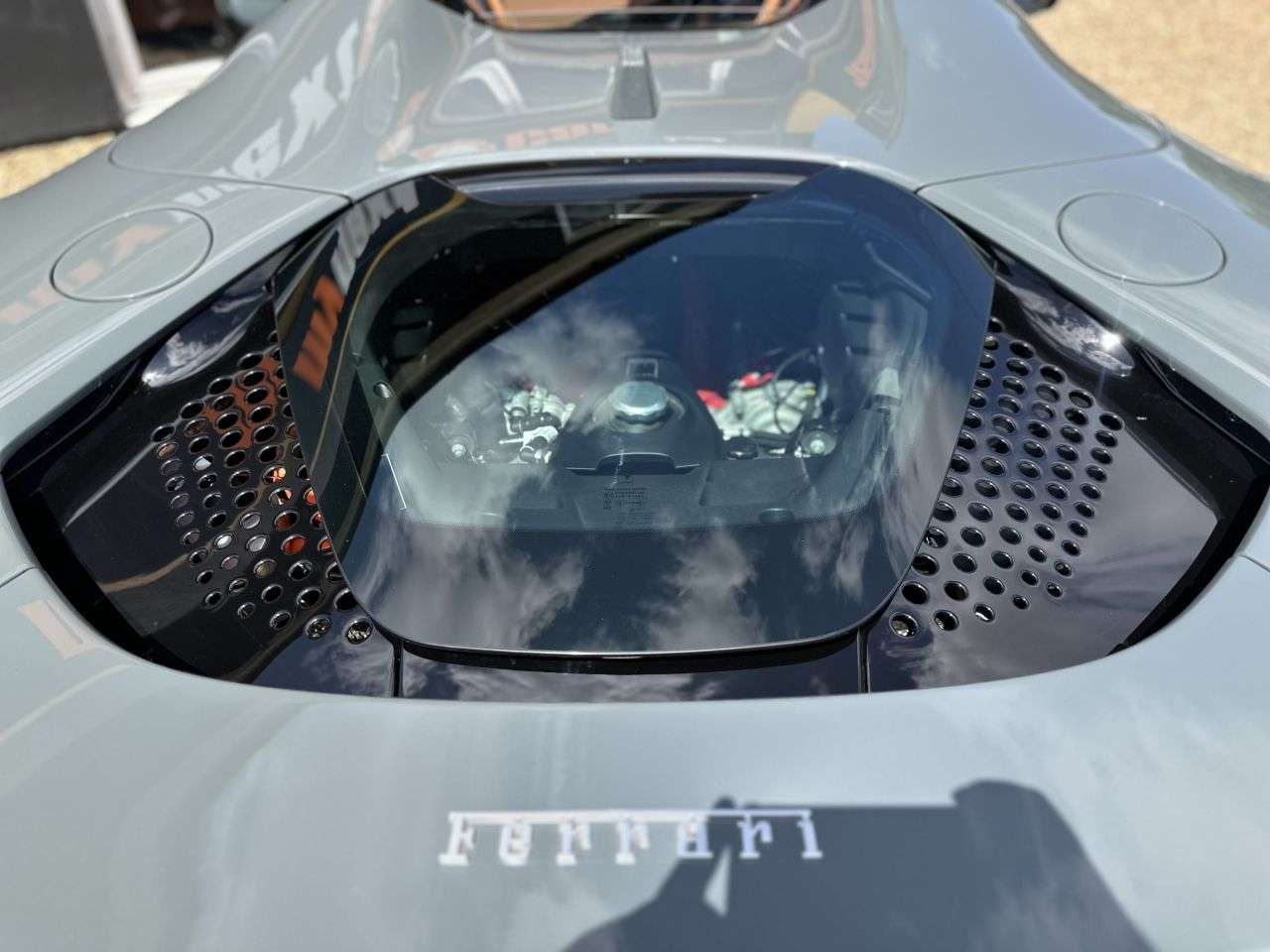 null FERRARI SF90 SPIDER null FERRARI SF90 SPIDER