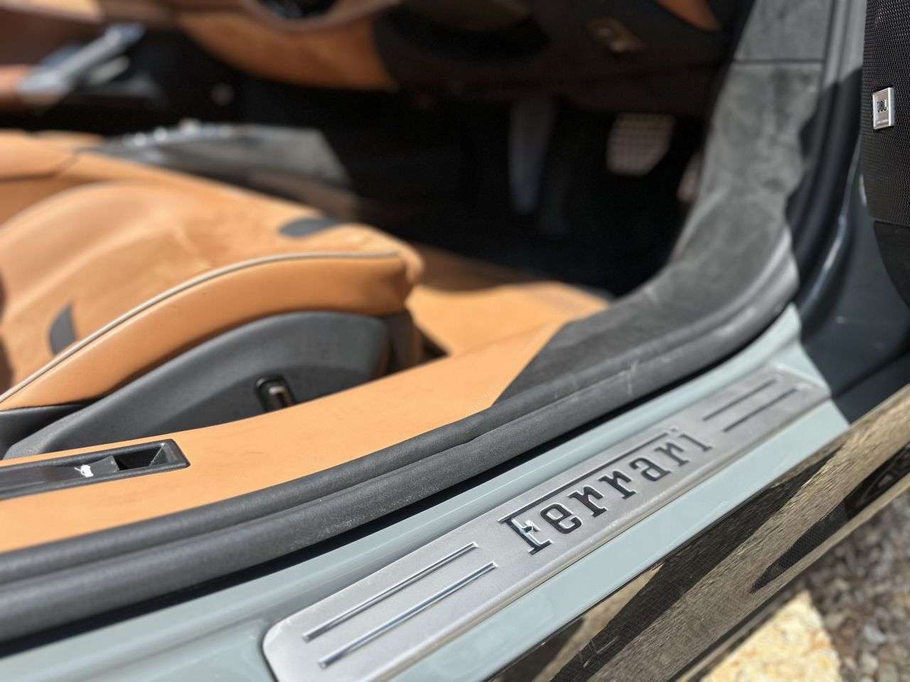 null FERRARI SF90 SPIDER null FERRARI SF90 SPIDER