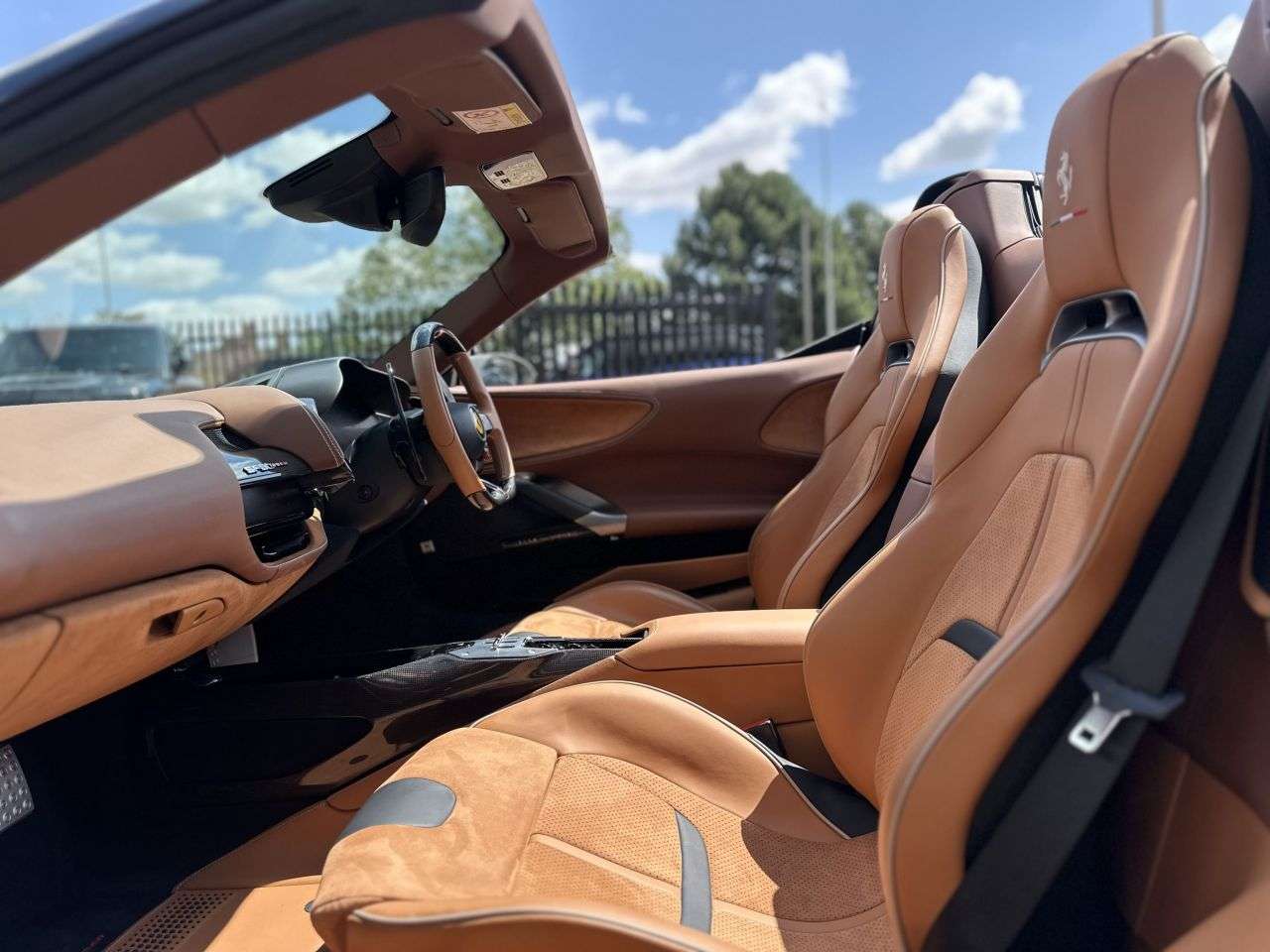 null FERRARI SF90 SPIDER null FERRARI SF90 SPIDER