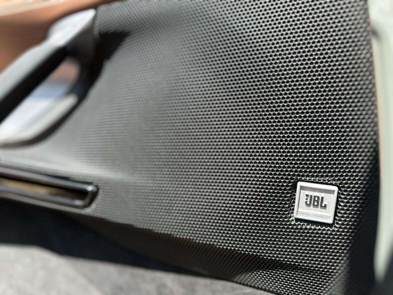 null FERRARI SF90 SPIDER null FERRARI SF90 SPIDER