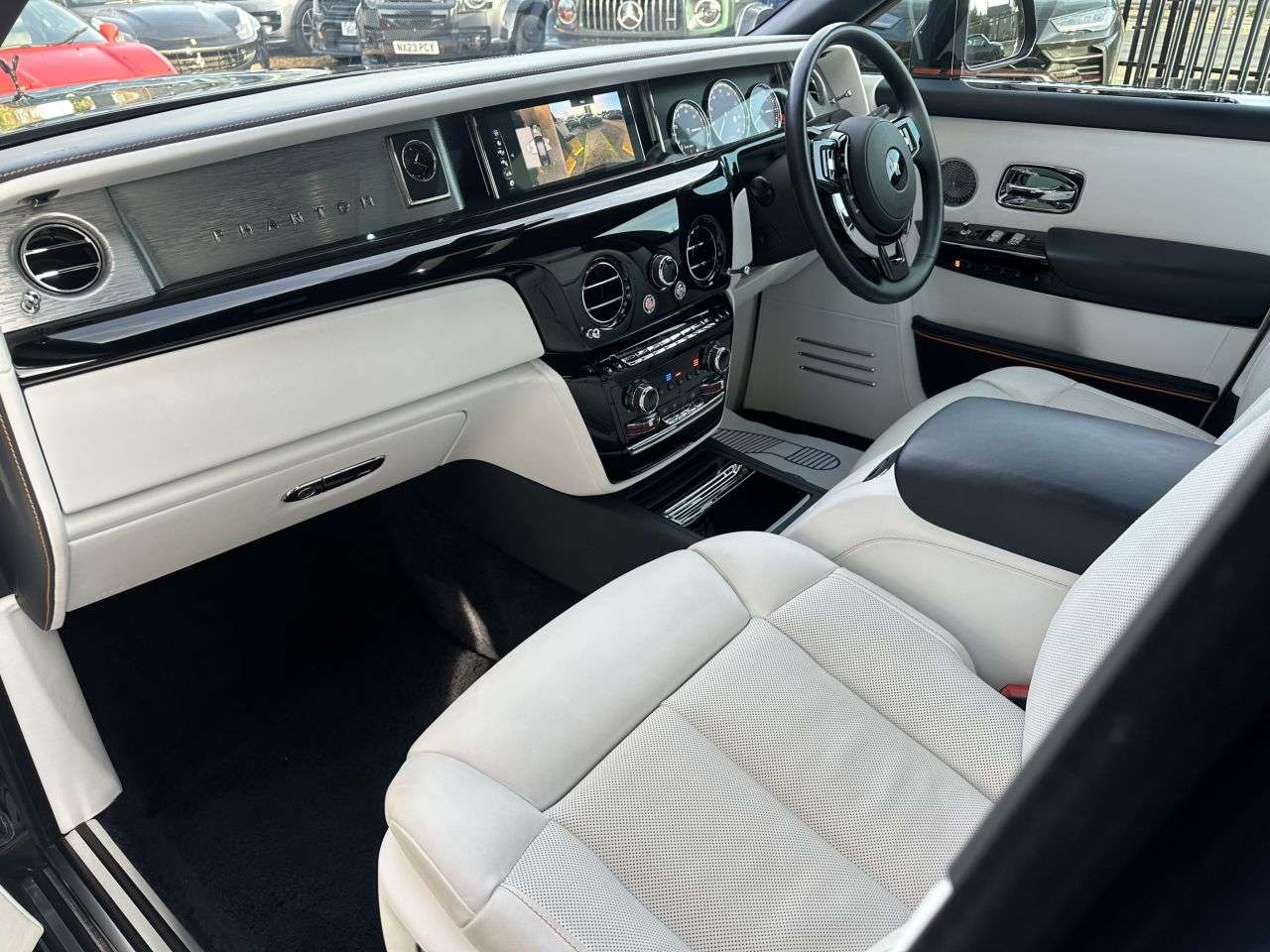 2025 ROLLS-ROYCE PHANTOM 2025 ROLLS-ROYCE PHANTOM