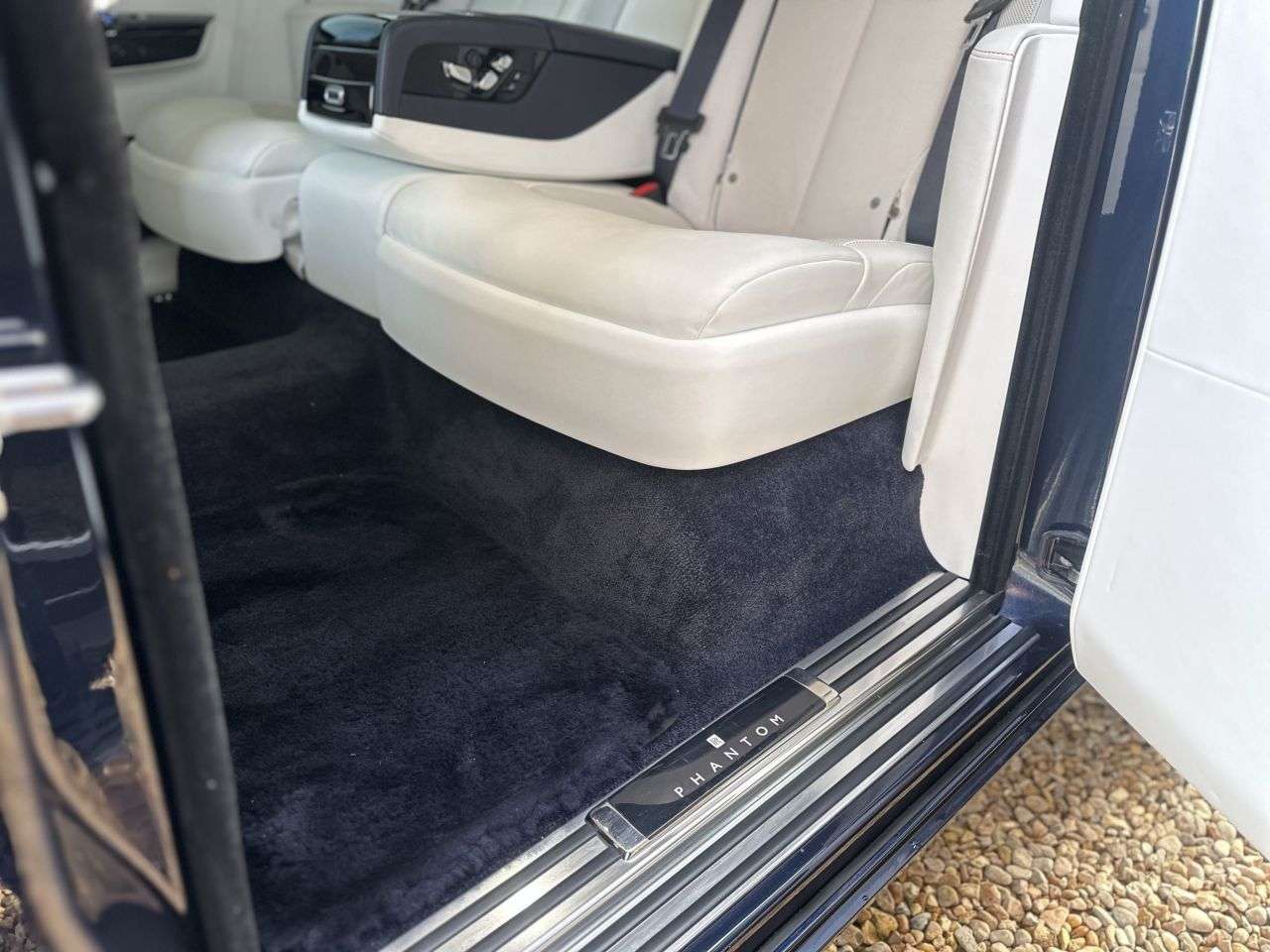 2025 ROLLS-ROYCE PHANTOM 2025 ROLLS-ROYCE PHANTOM