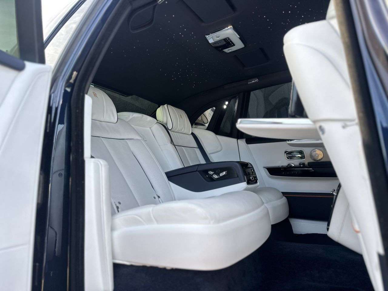 2025 ROLLS-ROYCE PHANTOM 2025 ROLLS-ROYCE PHANTOM