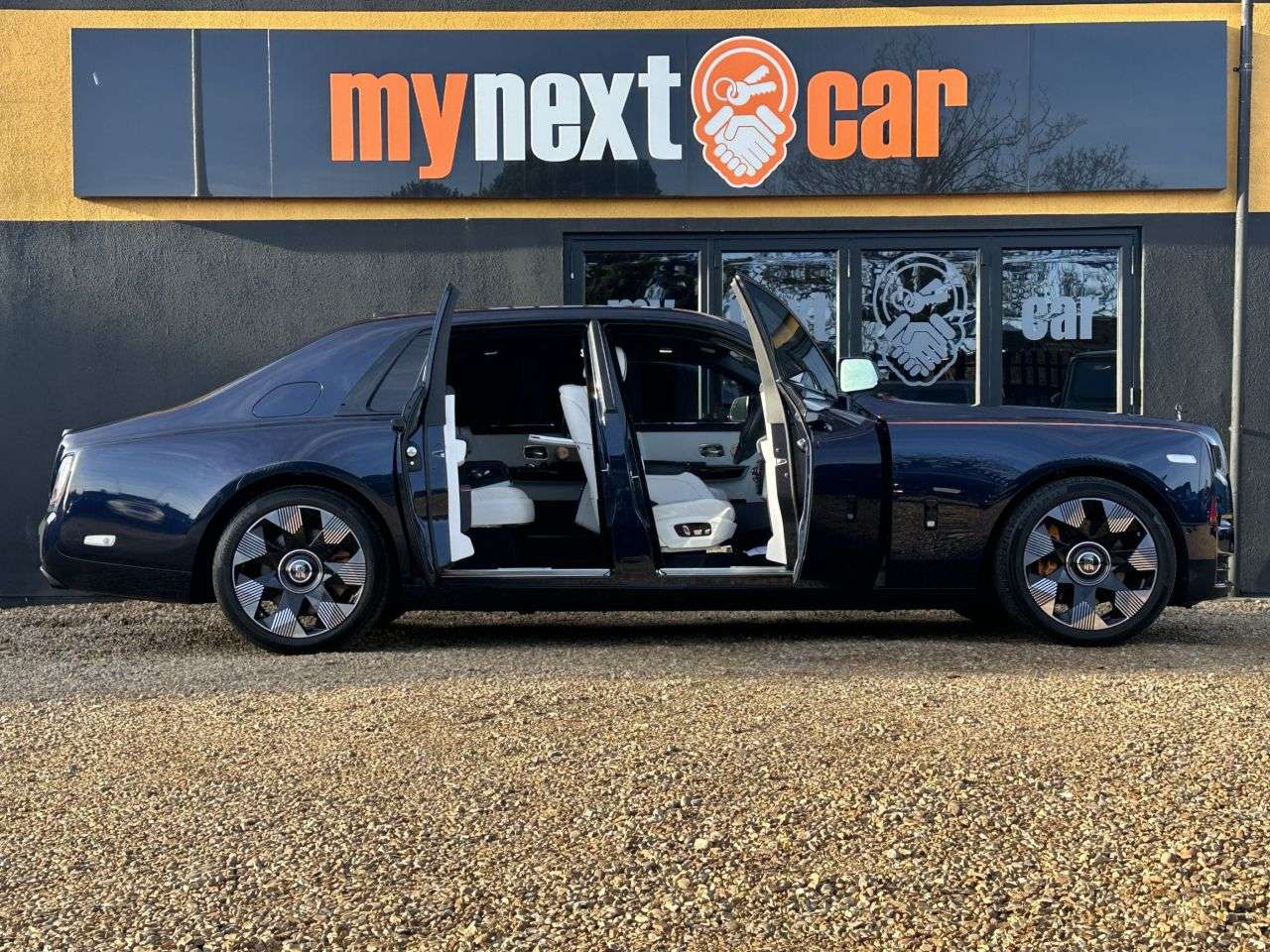 2025 ROLLS-ROYCE PHANTOM 2025 ROLLS-ROYCE PHANTOM