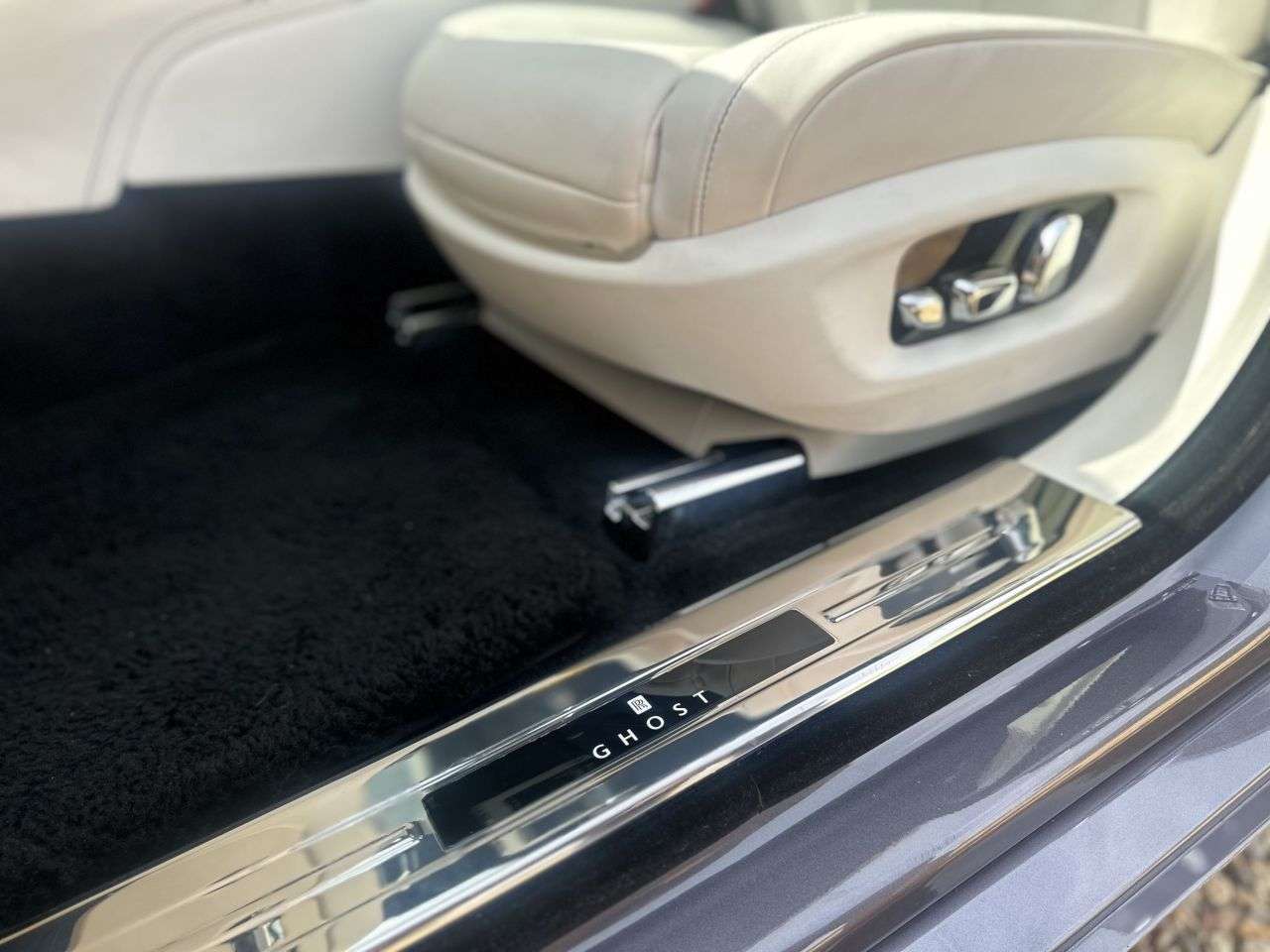 2021 ROLLS-ROYCE GHOST 2021 ROLLS-ROYCE GHOST