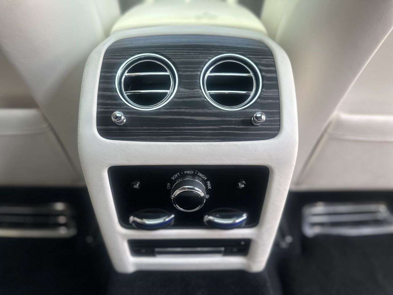 2021 ROLLS-ROYCE GHOST 2021 ROLLS-ROYCE GHOST