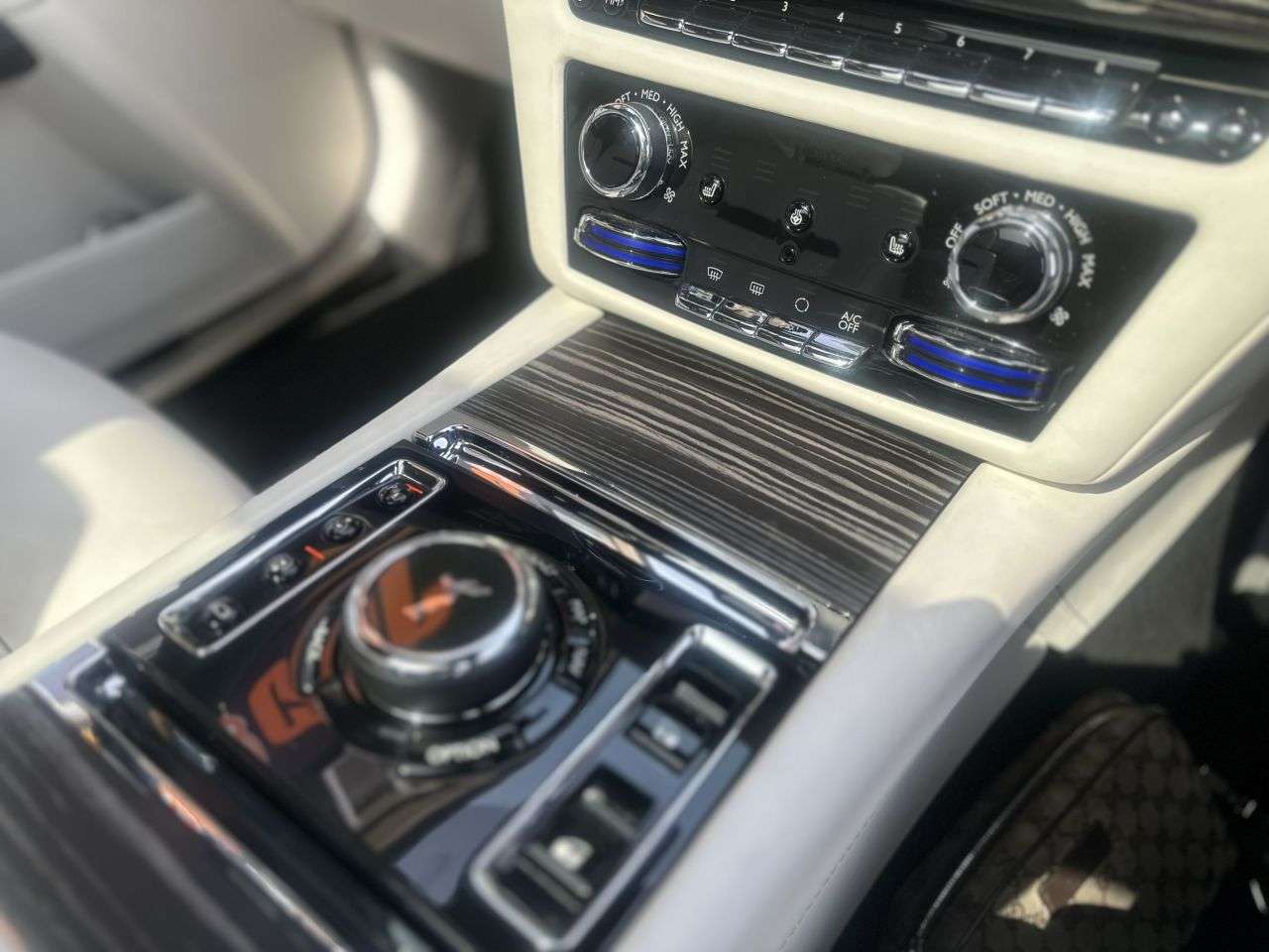 2021 ROLLS-ROYCE GHOST 2021 ROLLS-ROYCE GHOST