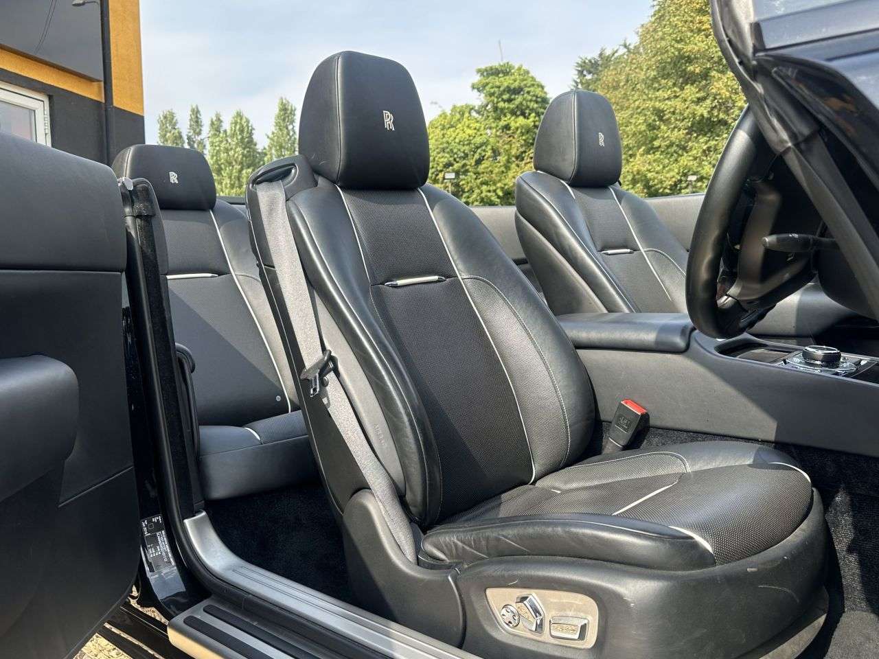 2016 ROLLS-ROYCE DAWN 2016 ROLLS-ROYCE DAWN