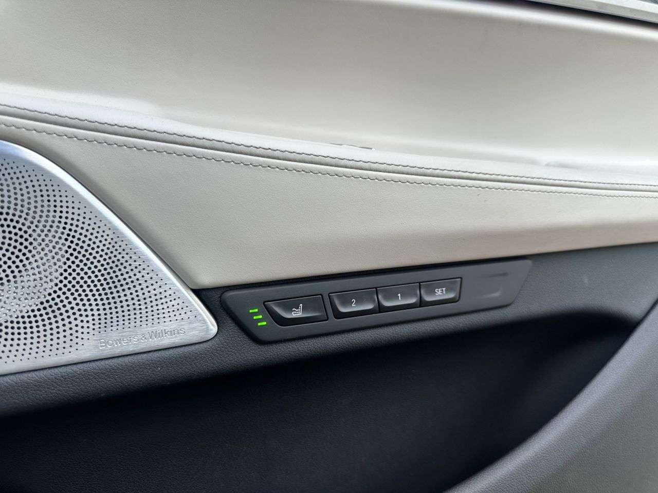 2022 BMW ALPINA B7 2022 BMW ALPINA B7