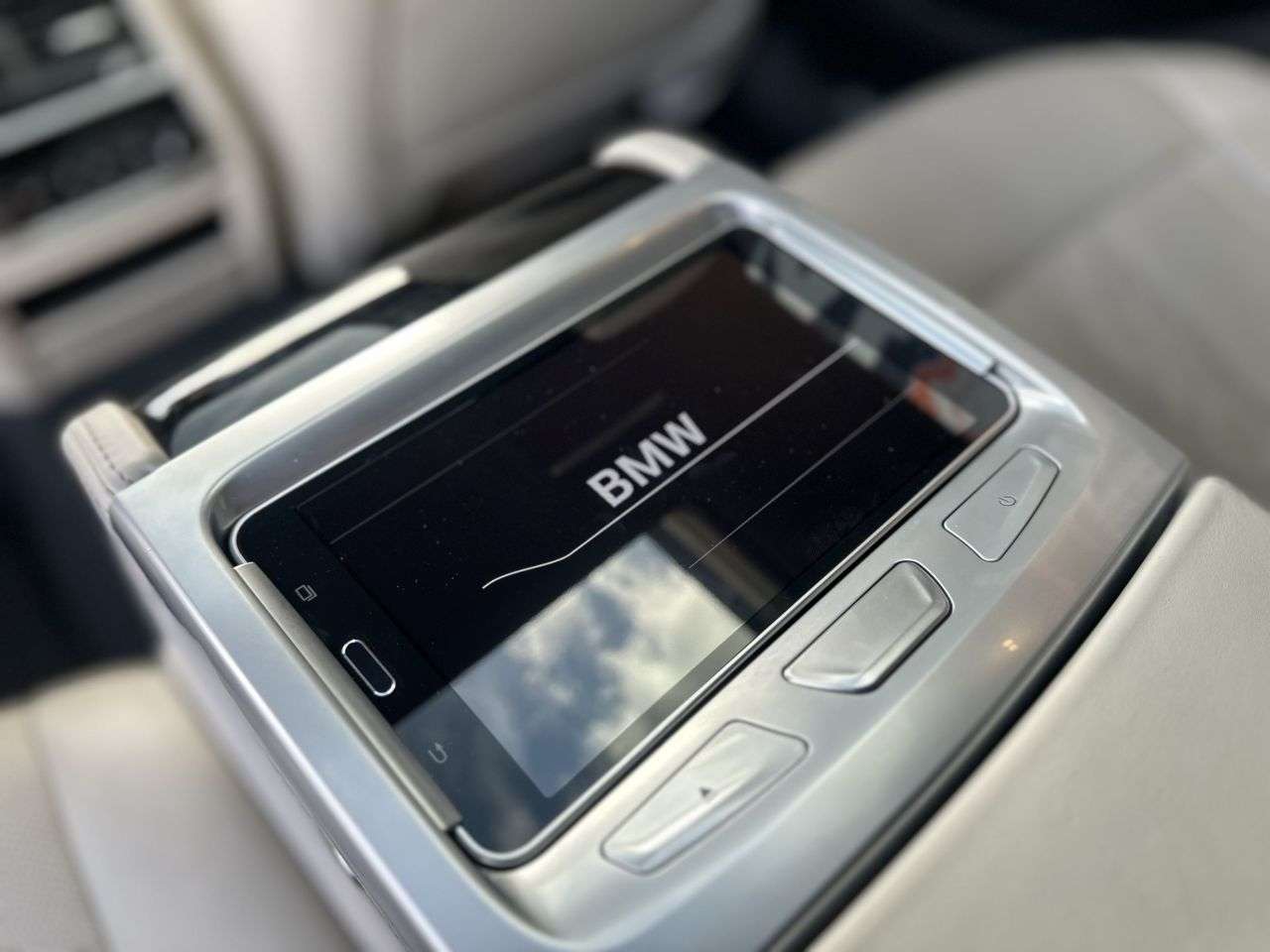 2022 BMW ALPINA B7 2022 BMW ALPINA B7