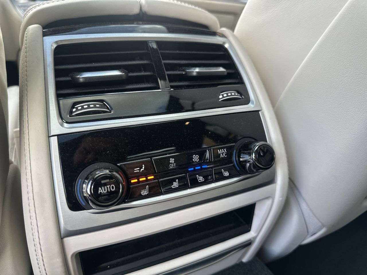 2022 BMW ALPINA B7 2022 BMW ALPINA B7