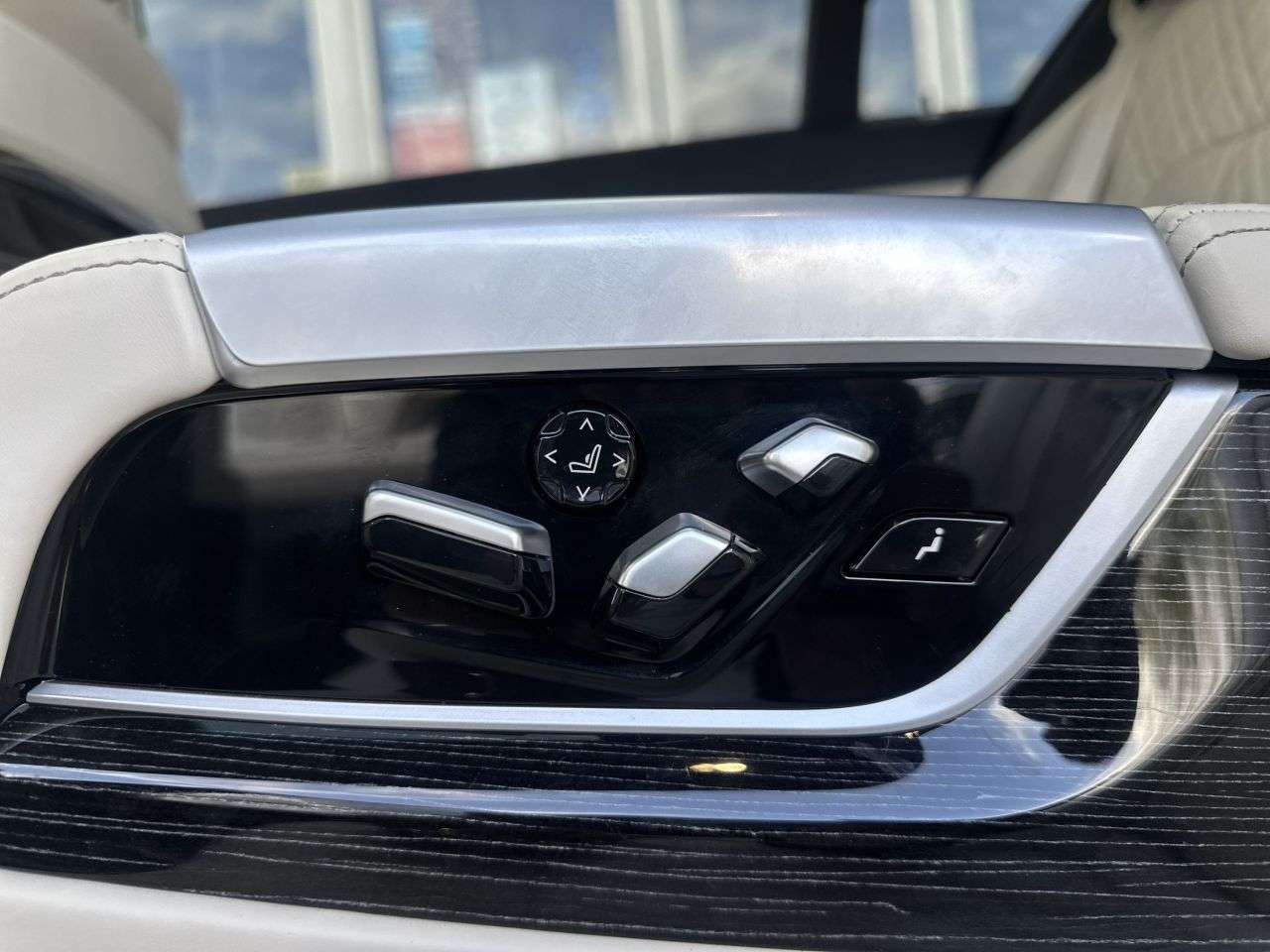 2022 BMW ALPINA B7 2022 BMW ALPINA B7