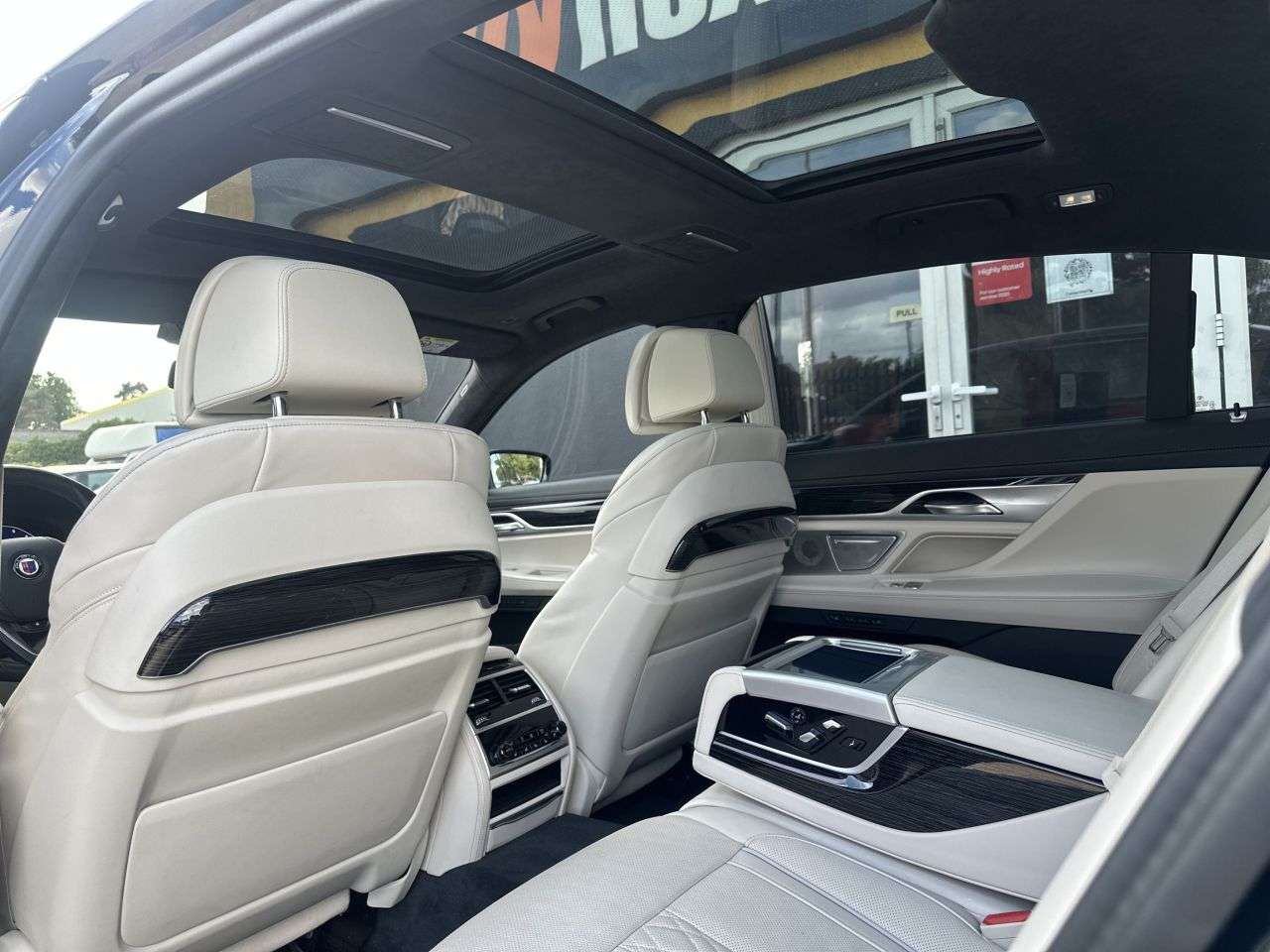 2022 BMW ALPINA B7 2022 BMW ALPINA B7