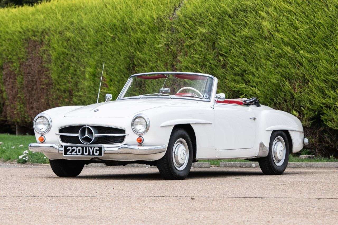 Check out this Mercedes-benz 190 Sl 1960 Petrol Manual