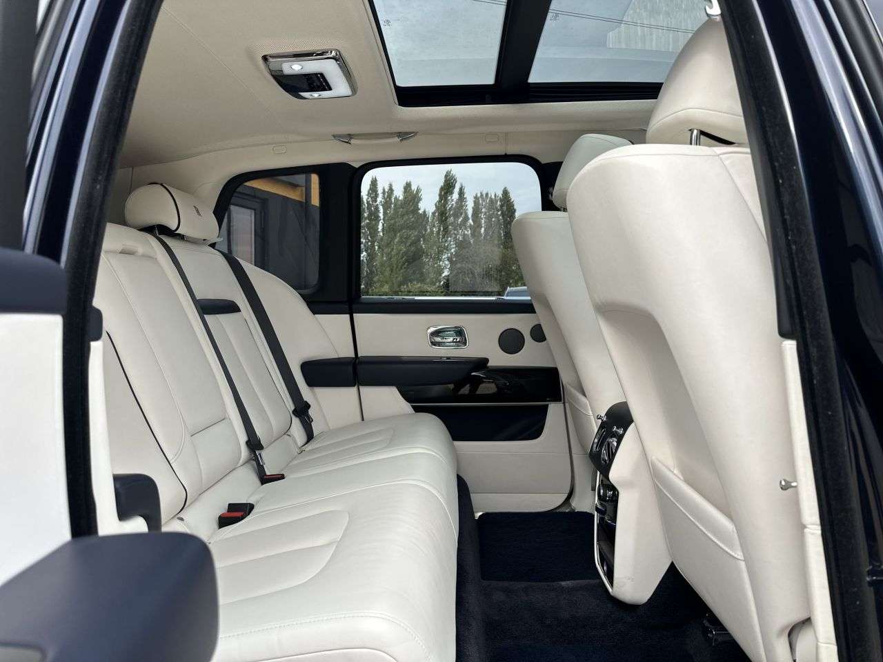 2021 ROLLS-ROYCE CULLINAN 2021 ROLLS-ROYCE CULLINAN