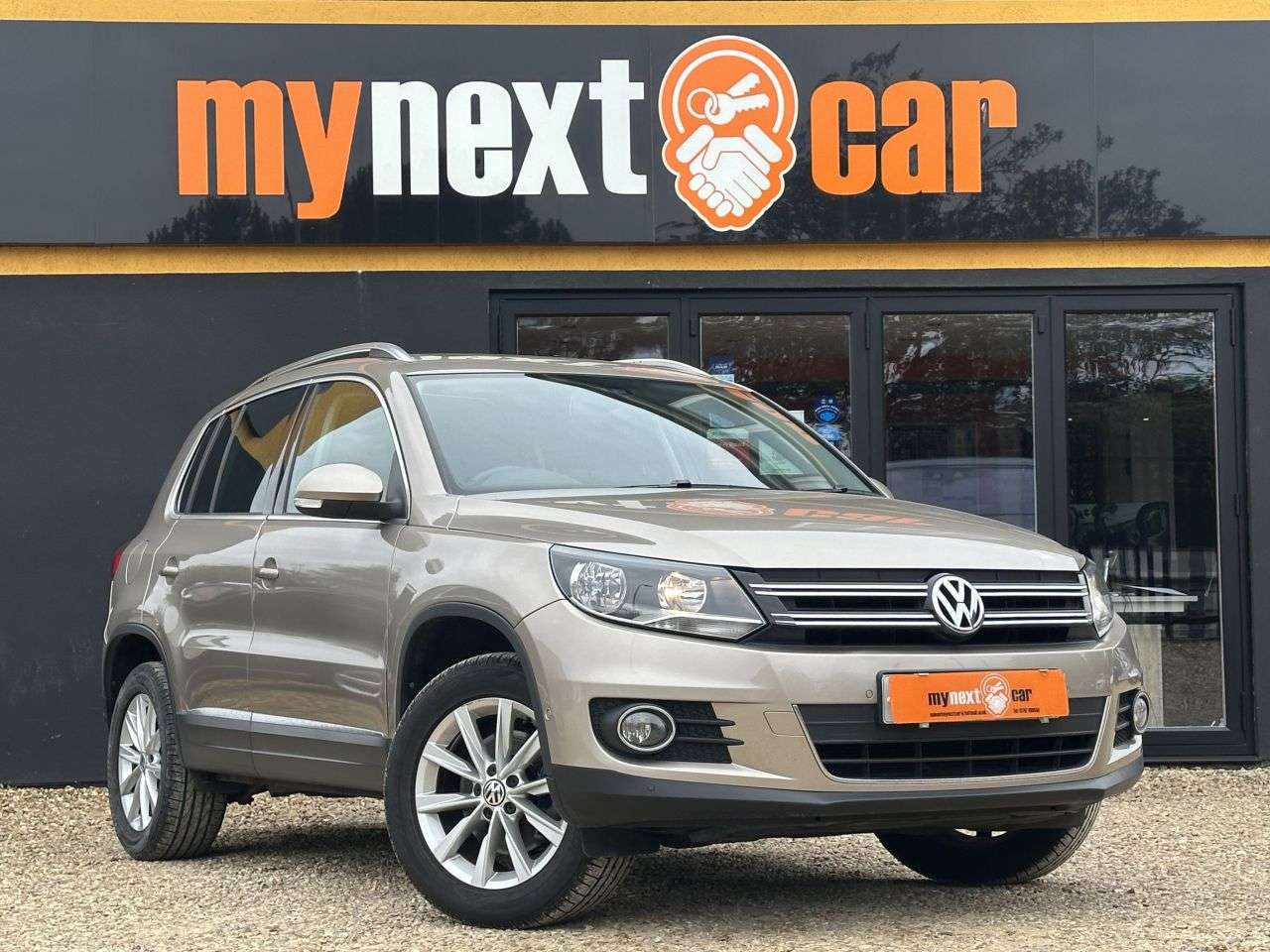 A 2012 VOLKSWAGEN TIGUAN 2.0 TDI BlueMotion Tech SE SUV 5dr Diesel Manual 4WD Euro 5 (s/s) (140 ps) A 2012 VOLKSWAGEN TIGUAN 2.0 TDI BlueMotion Tech SE SUV 5dr Diesel Manual 4WD Euro 5 (s/s) (140 ps)