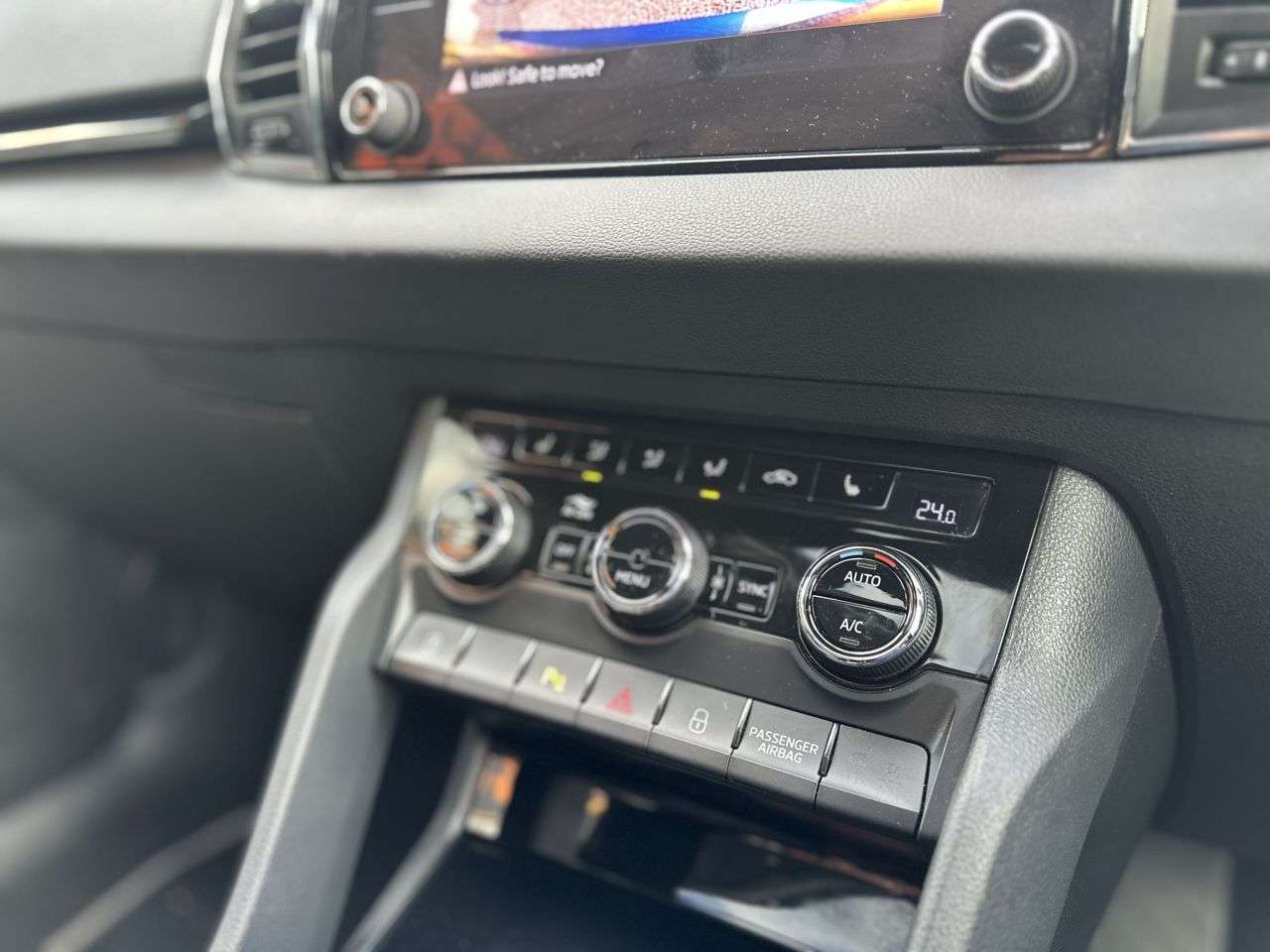 2015 SKODA KAROQ 2015 SKODA KAROQ