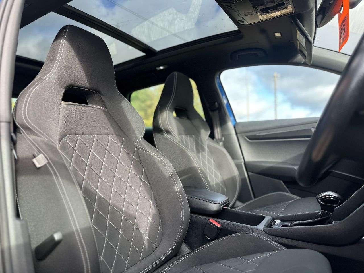 2015 SKODA KAROQ 2015 SKODA KAROQ