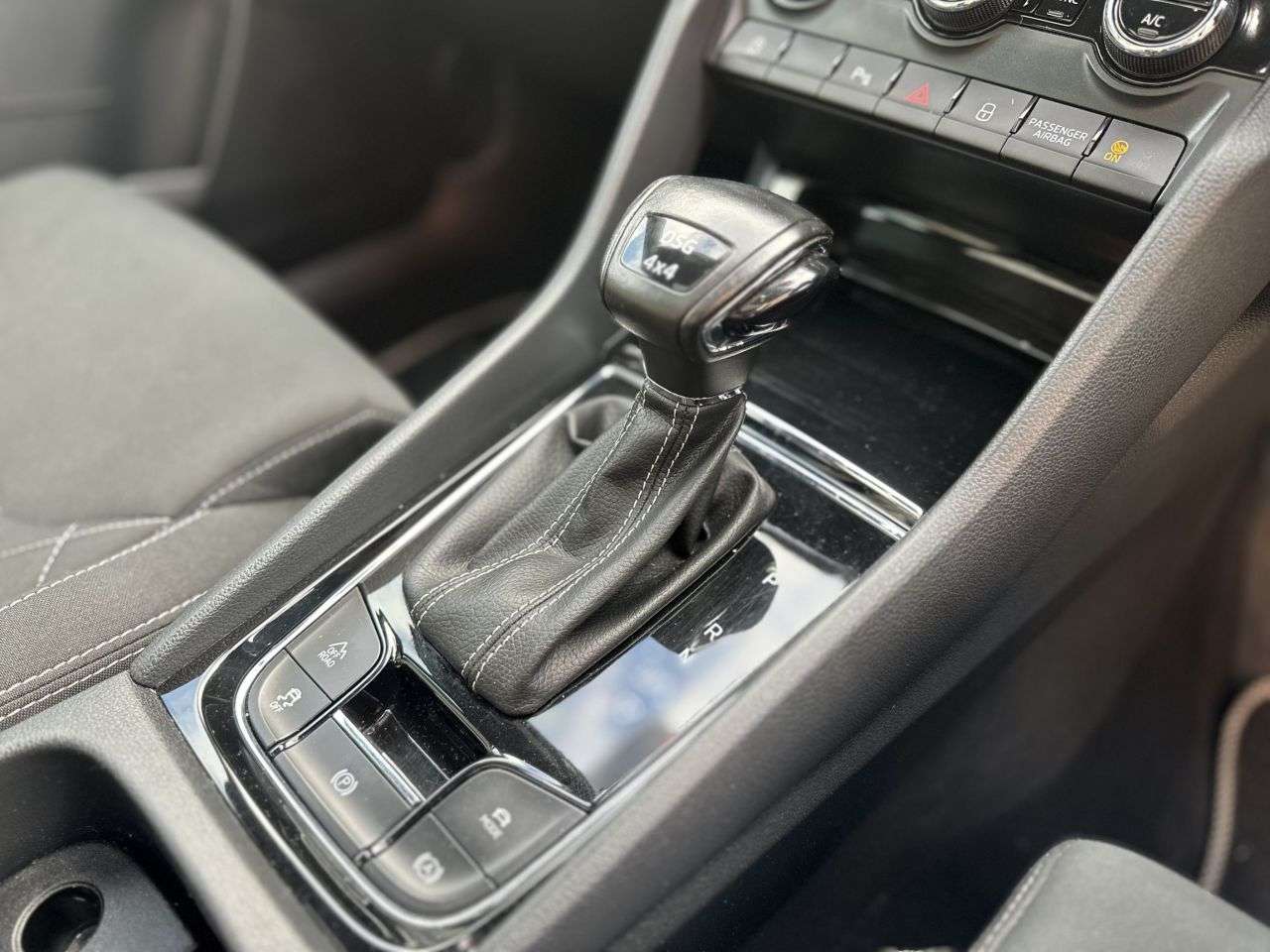 2015 SKODA KAROQ 2015 SKODA KAROQ