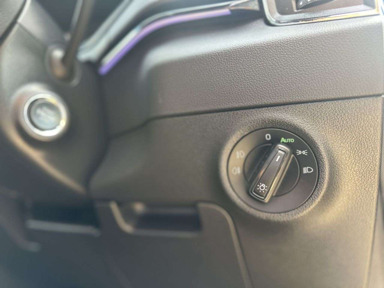 2015 SKODA KAROQ 2015 SKODA KAROQ