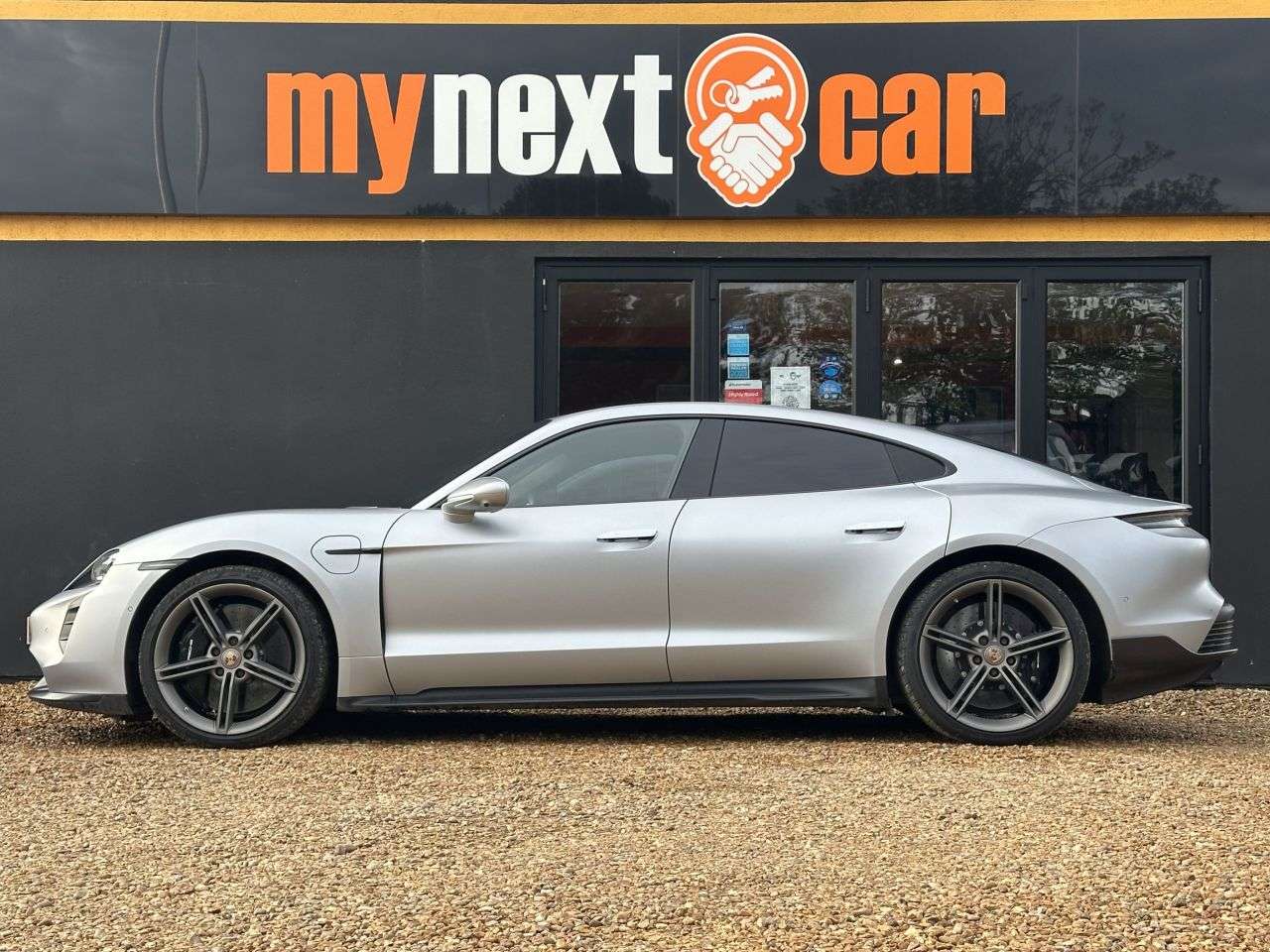 2020 PORSCHE TAYCAN 2020 PORSCHE TAYCAN