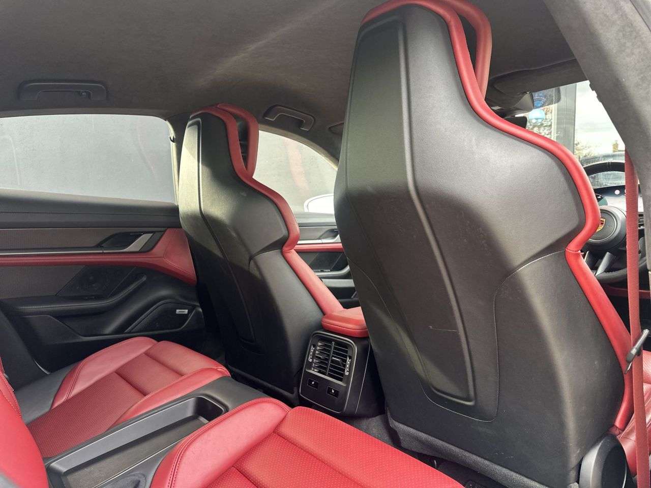 2020 PORSCHE TAYCAN 2020 PORSCHE TAYCAN