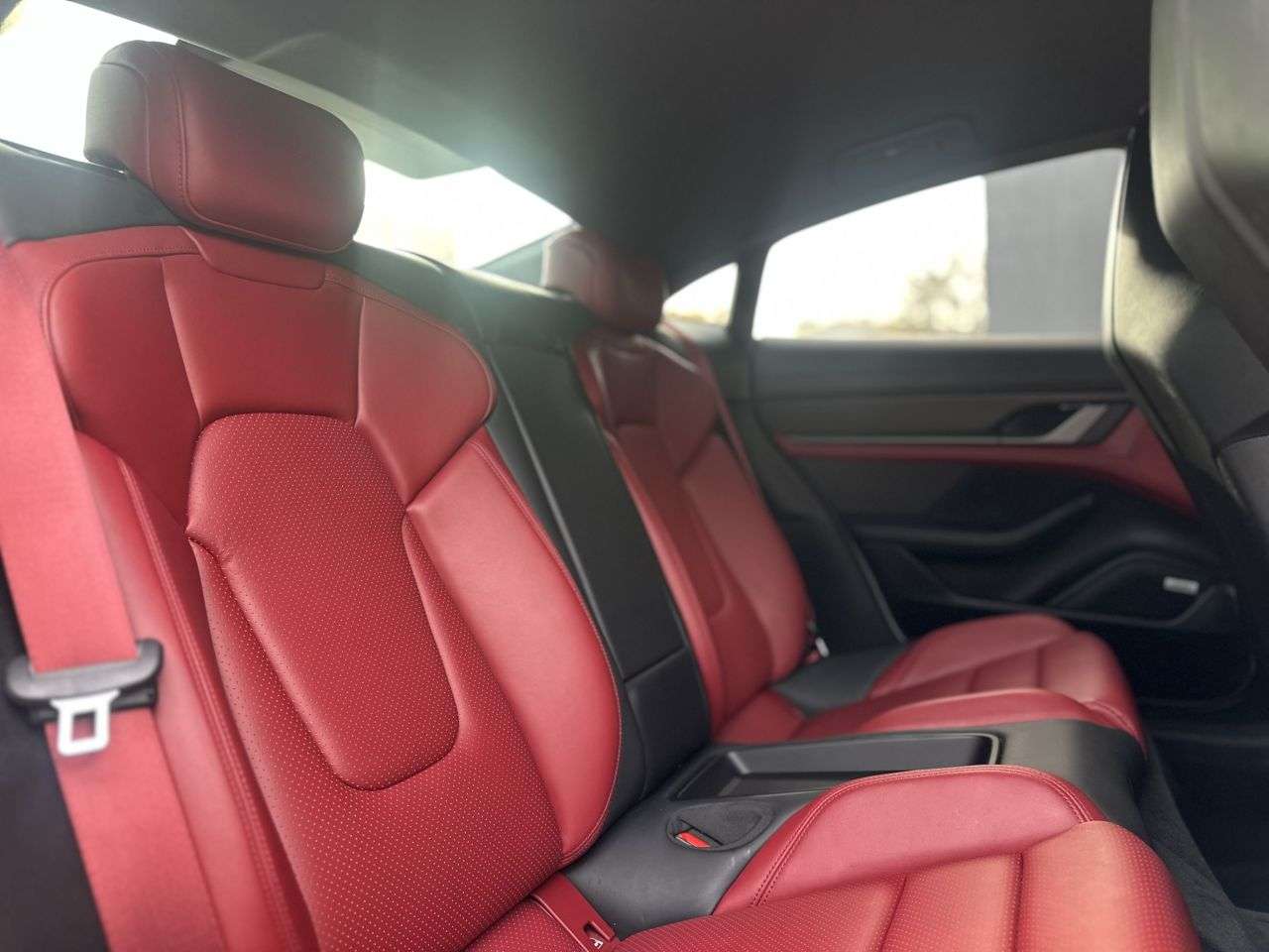 2020 PORSCHE TAYCAN 2020 PORSCHE TAYCAN