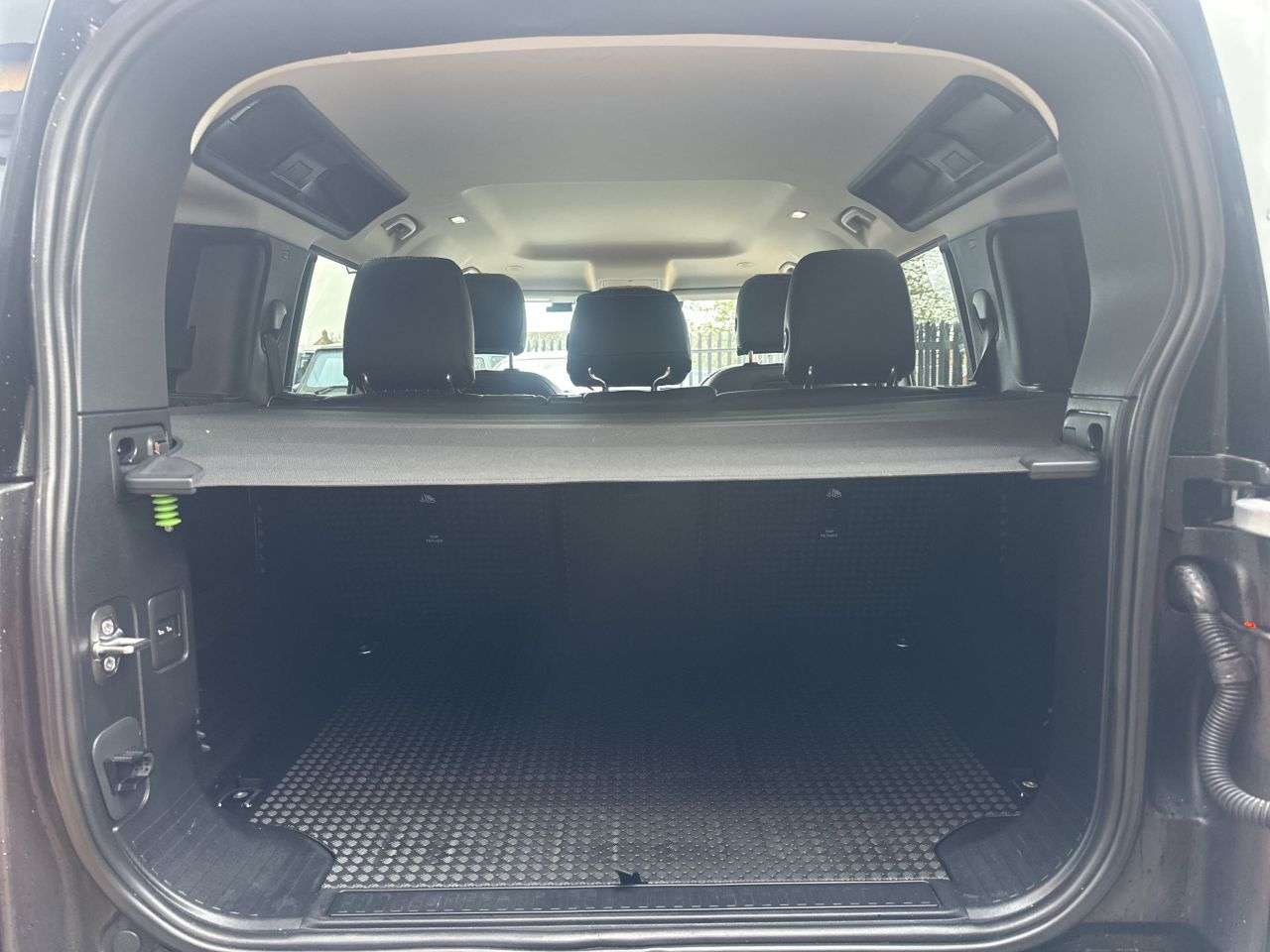 null LAND ROVER DEFENDER null LAND ROVER DEFENDER