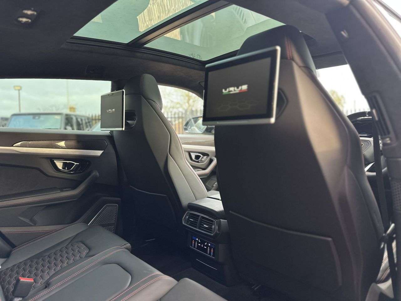 2020 LAMBORGHINI URUS 2020 LAMBORGHINI URUS