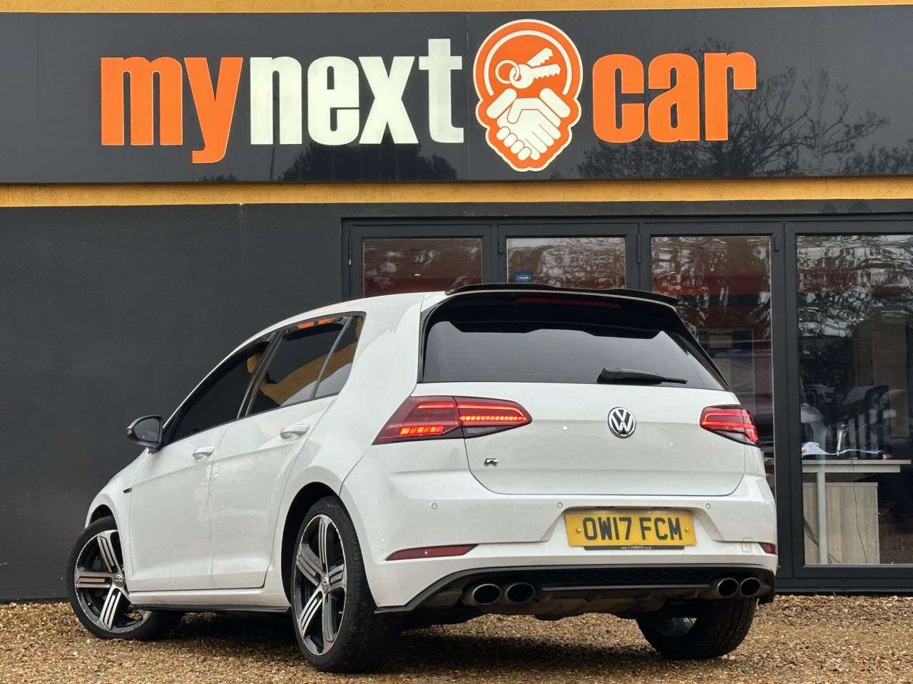 2017 VOLKSWAGEN GOLF 2017 VOLKSWAGEN GOLF