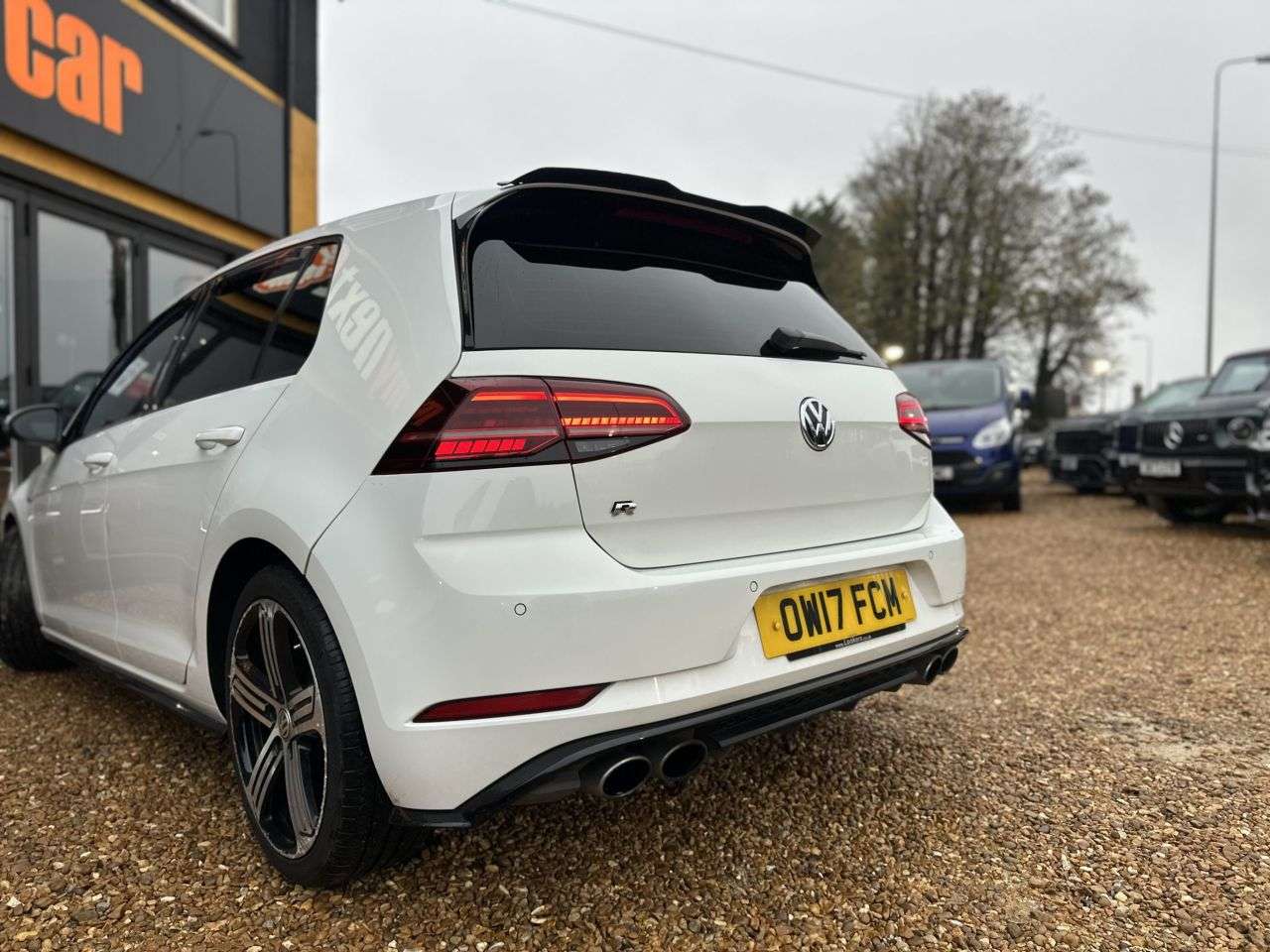 2017 VOLKSWAGEN GOLF 2017 VOLKSWAGEN GOLF