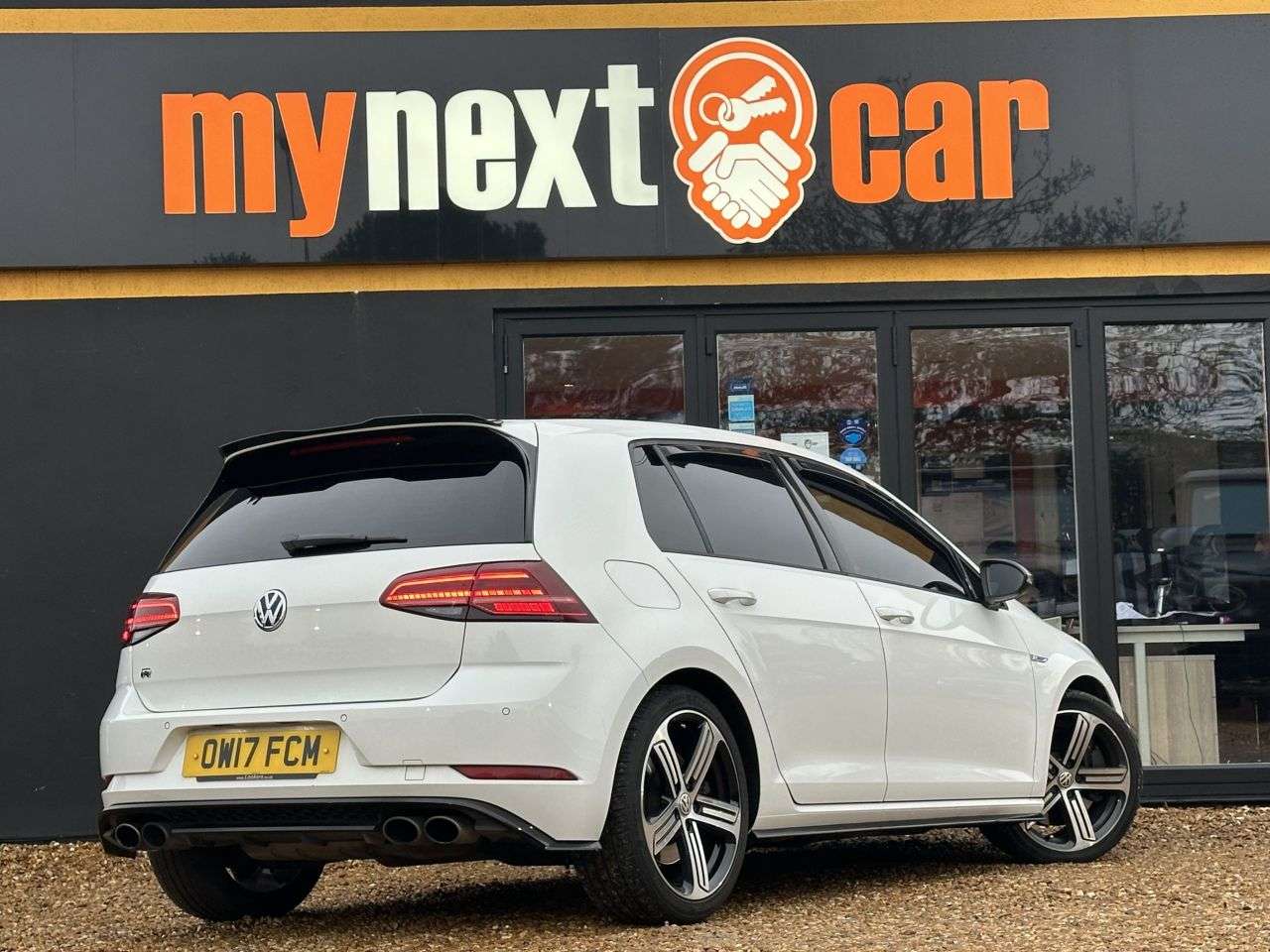 2017 VOLKSWAGEN GOLF 2017 VOLKSWAGEN GOLF