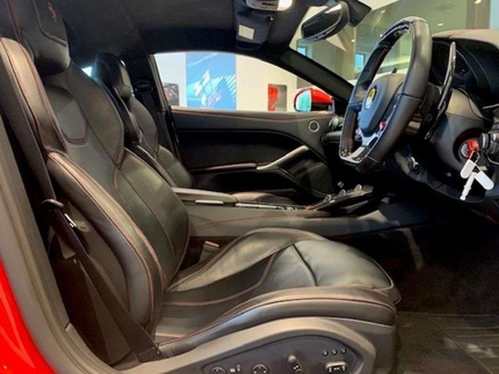 2015 FERRARI F12 BERLINETTA 2015 FERRARI F12 BERLINETTA