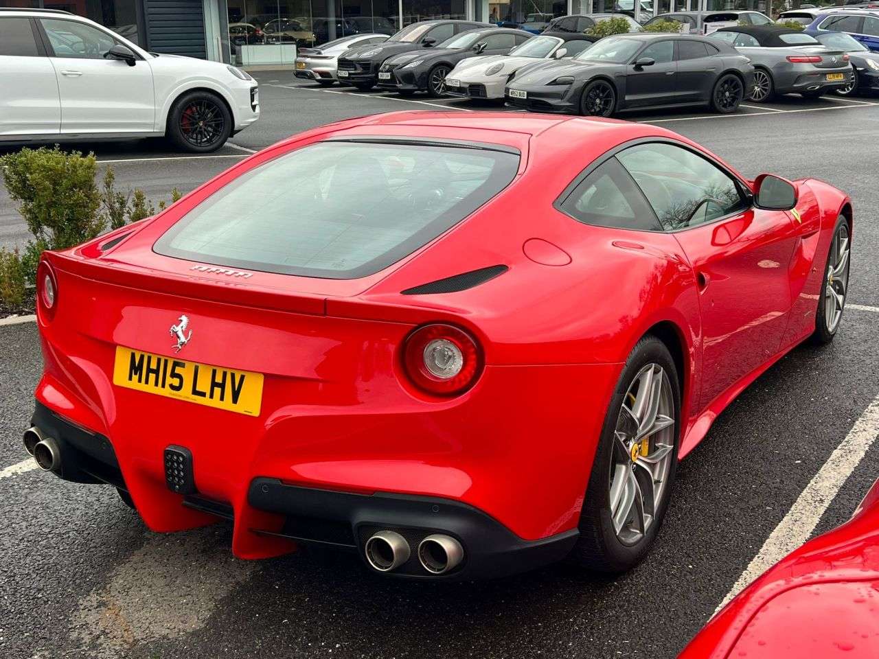 2015 FERRARI F12 BERLINETTA 2015 FERRARI F12 BERLINETTA