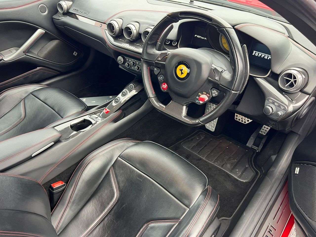 2015 FERRARI F12 BERLINETTA 2015 FERRARI F12 BERLINETTA