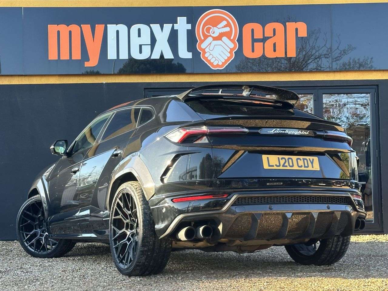 2020 LAMBORGHINI URUS 2020 LAMBORGHINI URUS