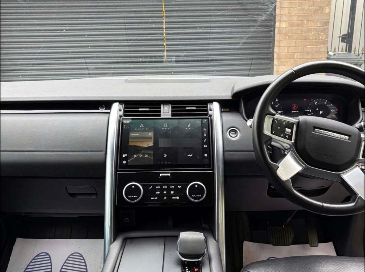 Check out this Land Rover Discovery 2021 Diesel Automatic