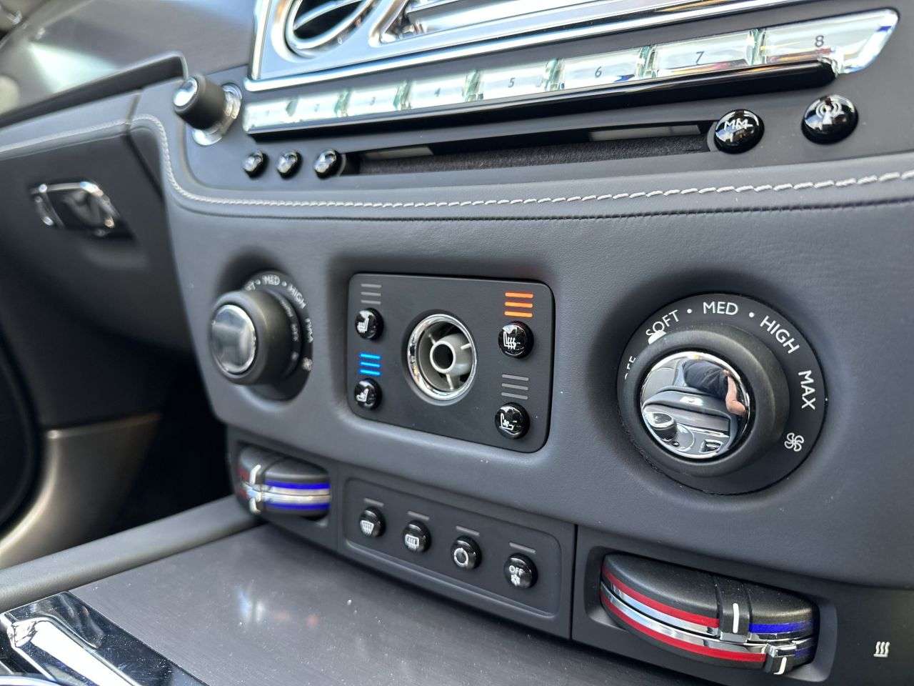 2016 ROLLS-ROYCE DAWN 2016 ROLLS-ROYCE DAWN