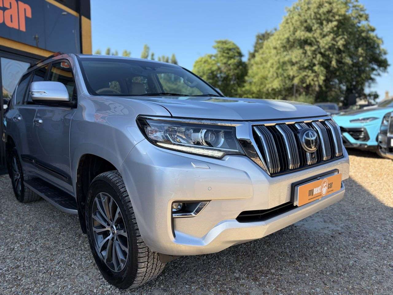 A 2019 TOYOTA LAND CRUISER 2.8D Invincible SUV 5dr Diesel Auto 4WD Euro 6 (7 Seat) (177 ps) 19" ALLOYS A 2019 TOYOTA LAND CRUISER 2.8D Invincible SUV 5dr Diesel Auto 4WD Euro 6 (7 Seat) (177 ps) 19" ALLOYS