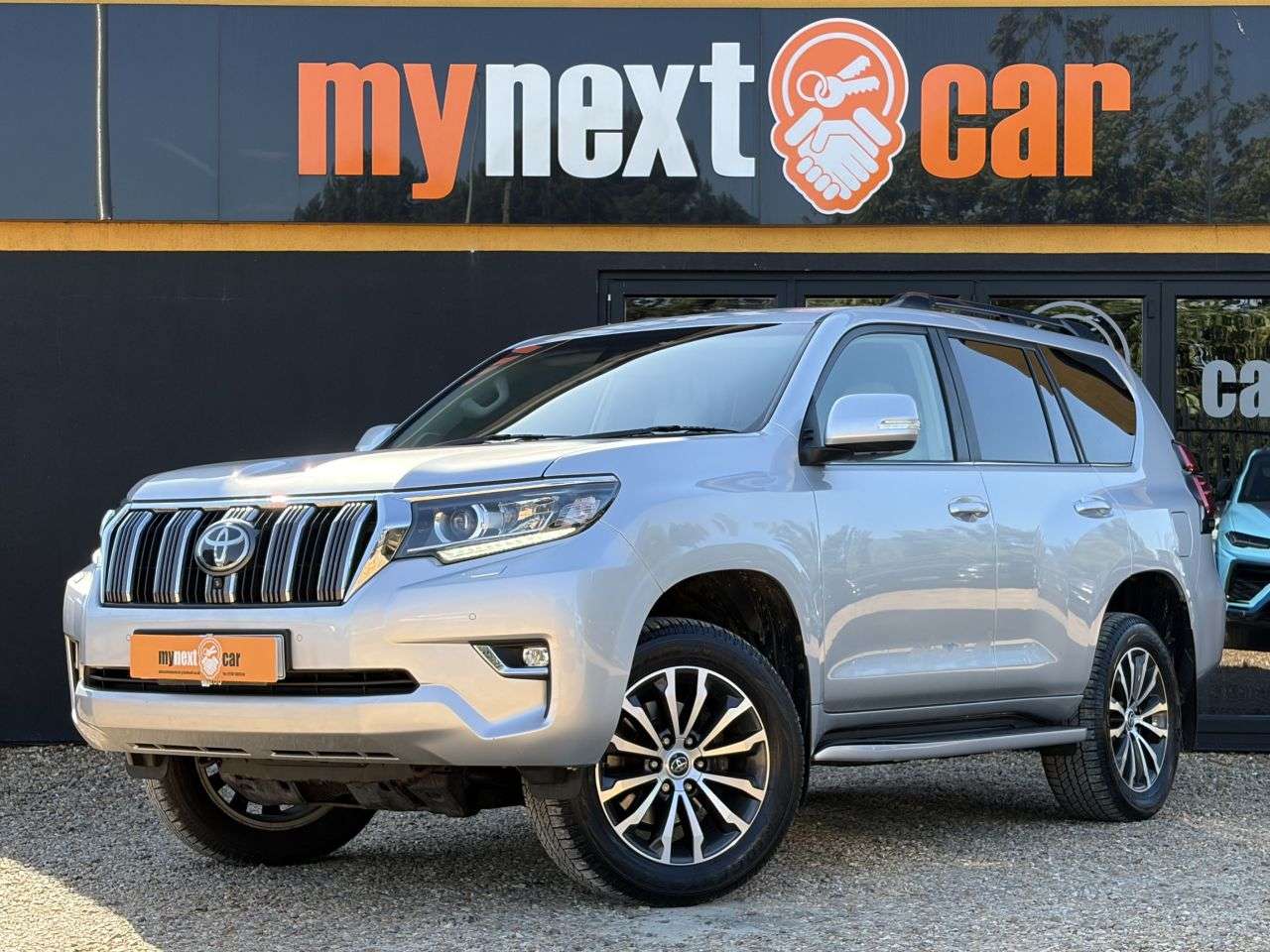 A 2019 TOYOTA LAND CRUISER 2.8D Invincible SUV 5dr Diesel Auto 4WD Euro 6 (7 Seat) (177 ps) 19" ALLOYS A 2019 TOYOTA LAND CRUISER 2.8D Invincible SUV 5dr Diesel Auto 4WD Euro 6 (7 Seat) (177 ps) 19" ALLOYS