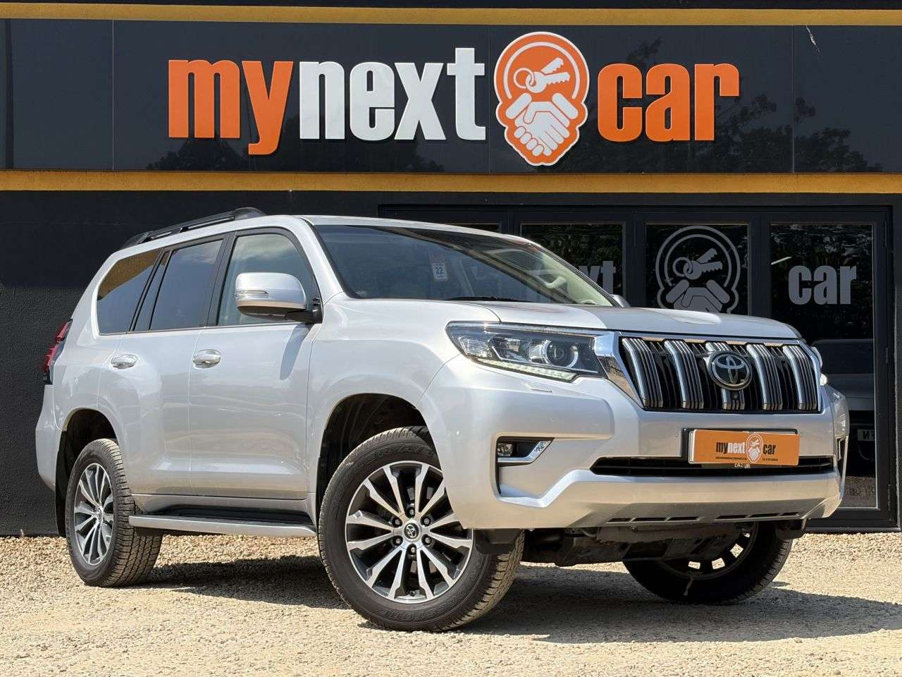 A 2019 TOYOTA LAND CRUISER 2.8D Invincible SUV 5dr Diesel Auto 4WD Euro 6 (7 Seat) (177 ps) 19" ALLOYS A 2019 TOYOTA LAND CRUISER 2.8D Invincible SUV 5dr Diesel Auto 4WD Euro 6 (7 Seat) (177 ps) 19" ALLOYS