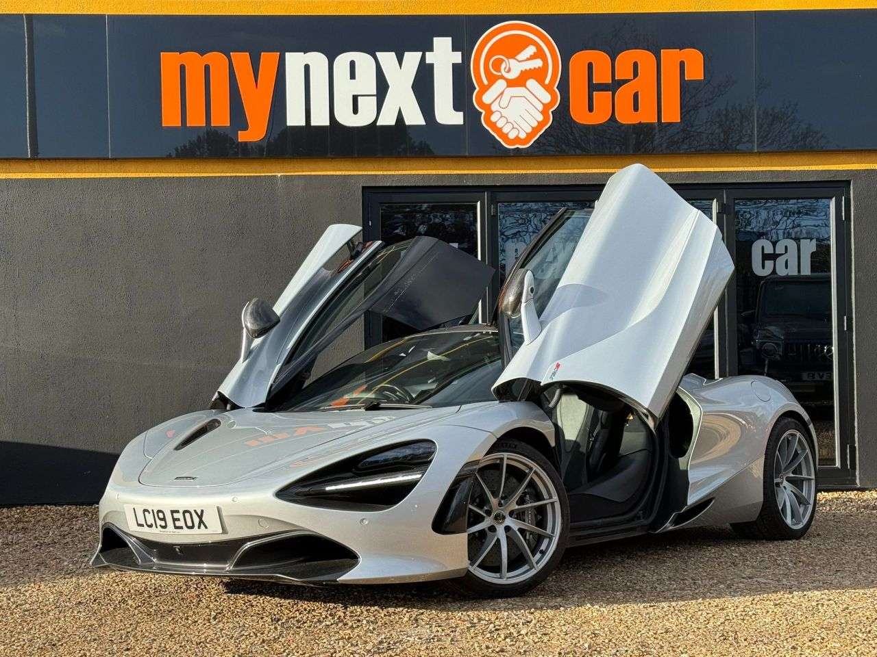 2019 MCLAREN 720S 2019 MCLAREN 720S