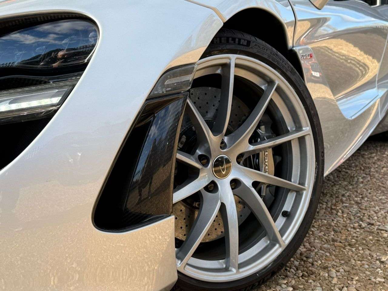 2019 MCLAREN 720S 2019 MCLAREN 720S