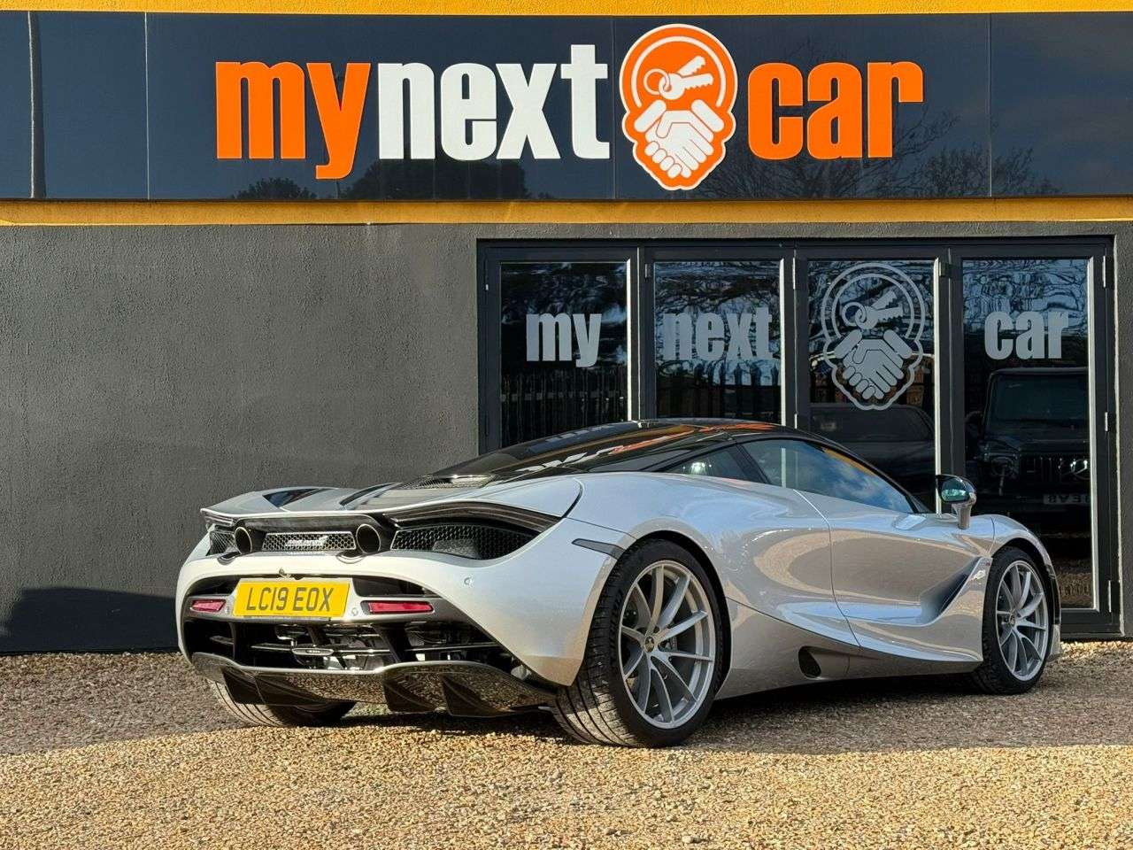 2019 MCLAREN 720S 2019 MCLAREN 720S